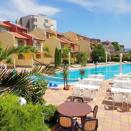 Yalta Complex ساني بيتش