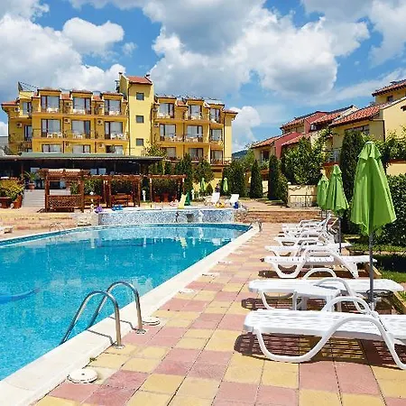 Yalta Complex ساني بيتش