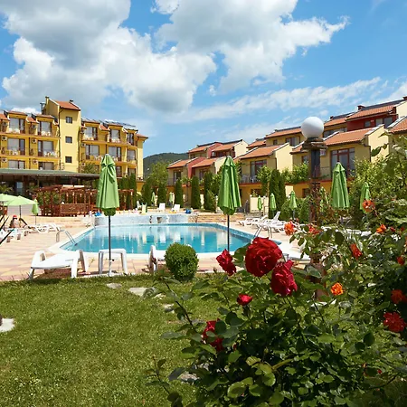 Отель Yalta Complex