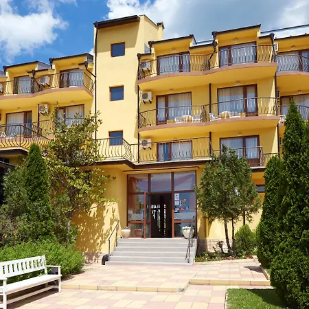 Отель Yalta Complex 3*