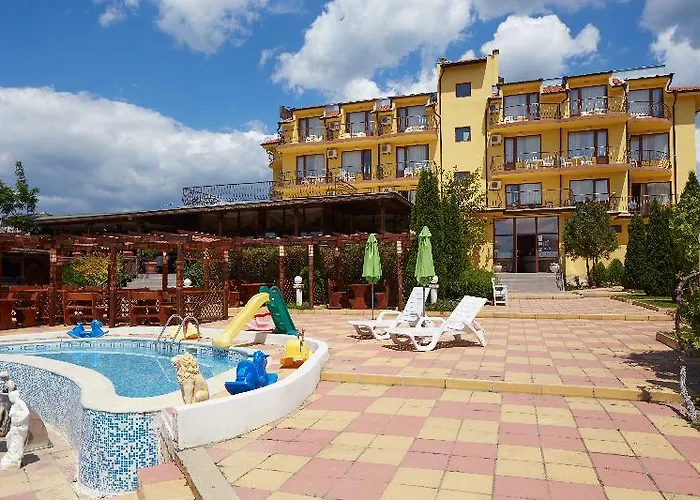 Hotel Yalta Complex 3*